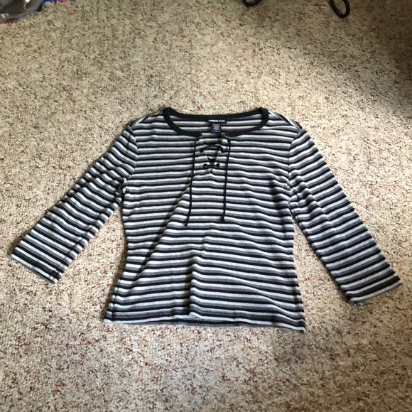 Tops - Picture 3 of 3